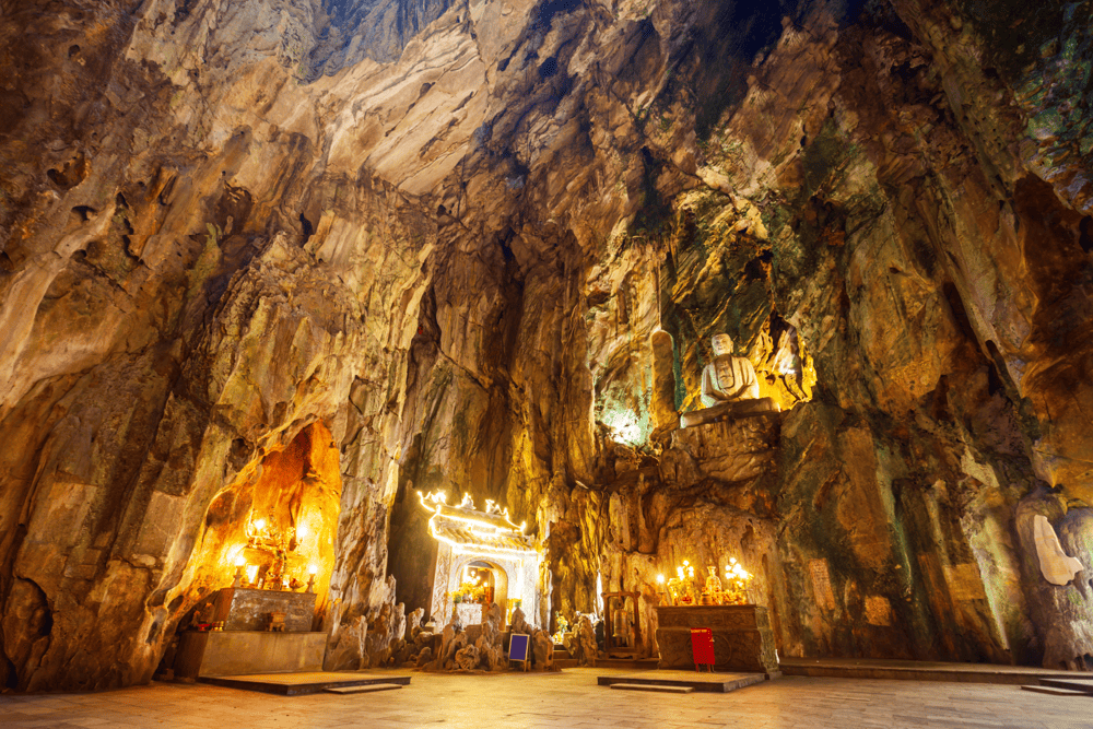 The mystical and spiritual atmosphere inside Marble Mountains (Source: Canva)
